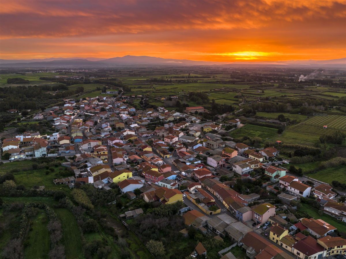 Siamaggiore, veduta aerea del centro abitato
