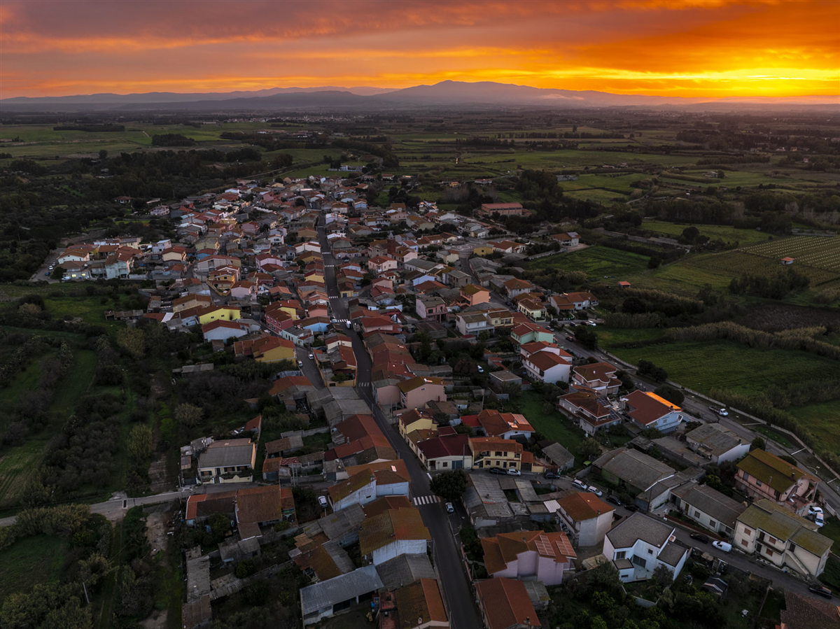 Siamaggiore, veduta aerea del centro abitato